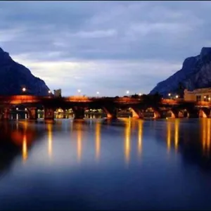 Rocca Dell'innominato Bed & Breakfast Lecco